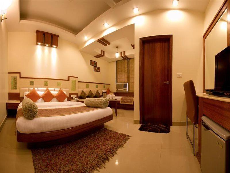 Hotel Aster Inn New Delhi Buitenkant foto