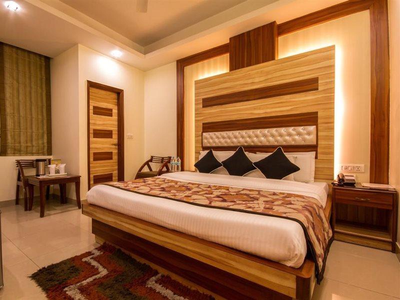 Hotel Aster Inn New Delhi Buitenkant foto