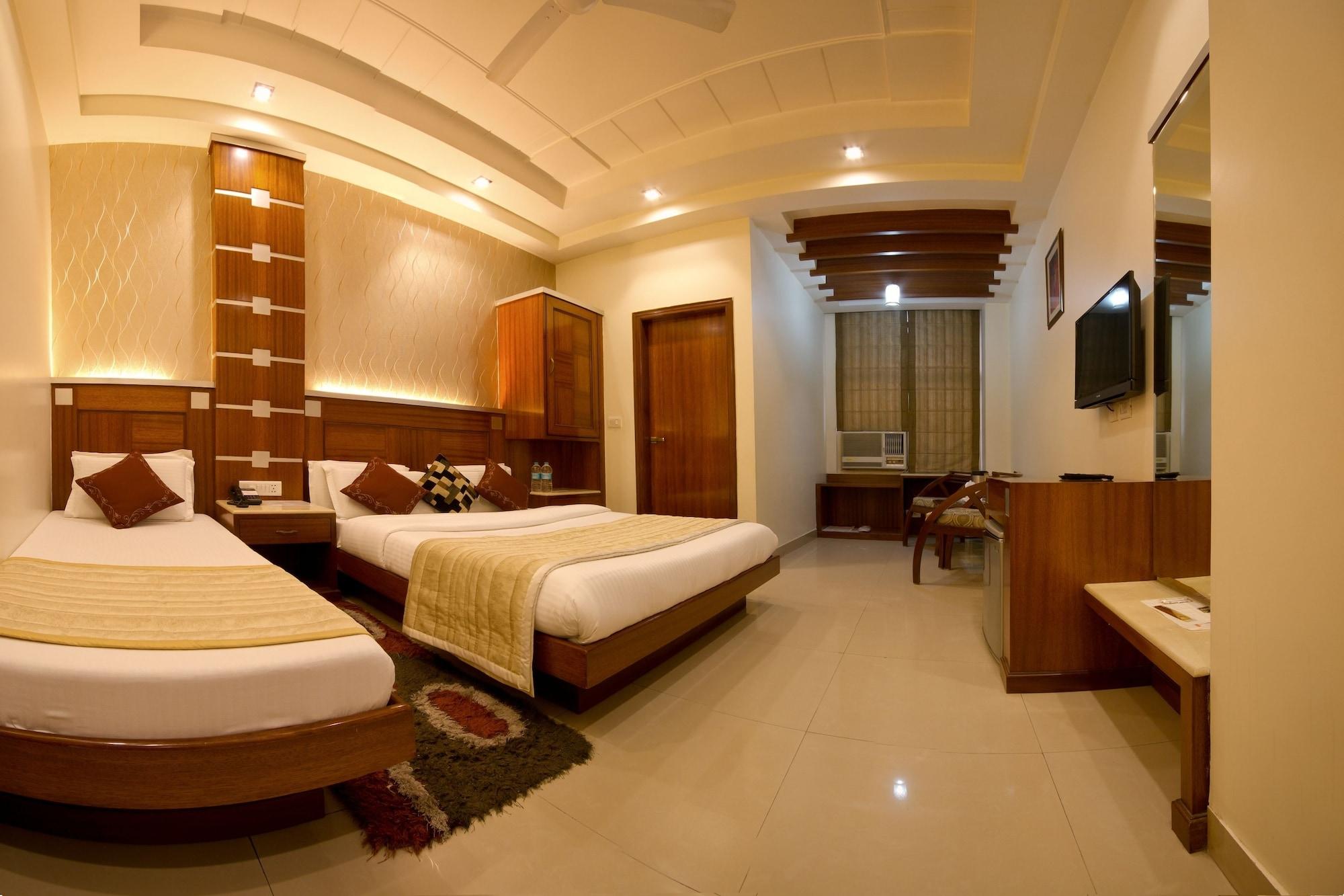 Hotel Aster Inn New Delhi Buitenkant foto