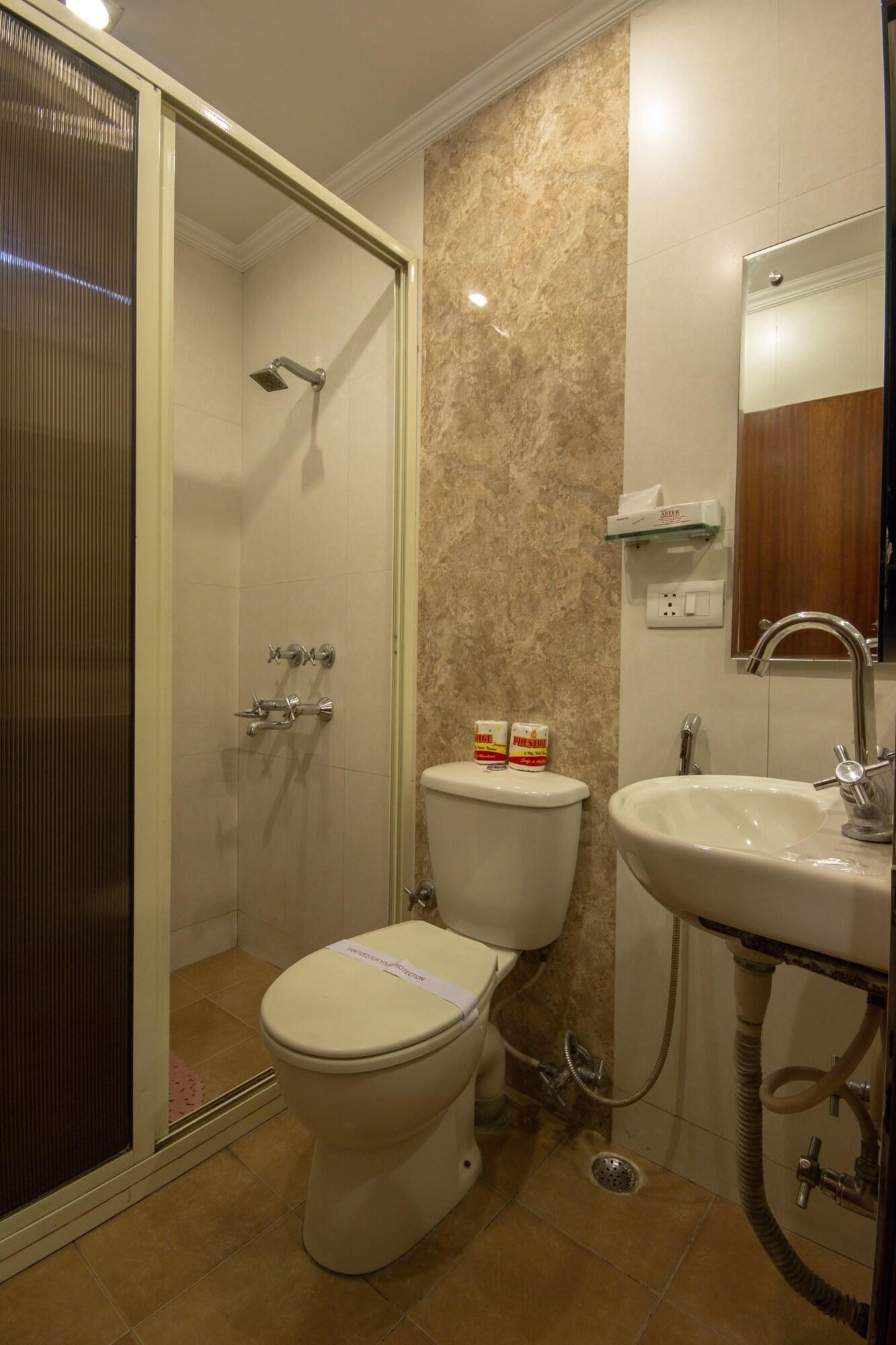 Hotel Aster Inn New Delhi Buitenkant foto