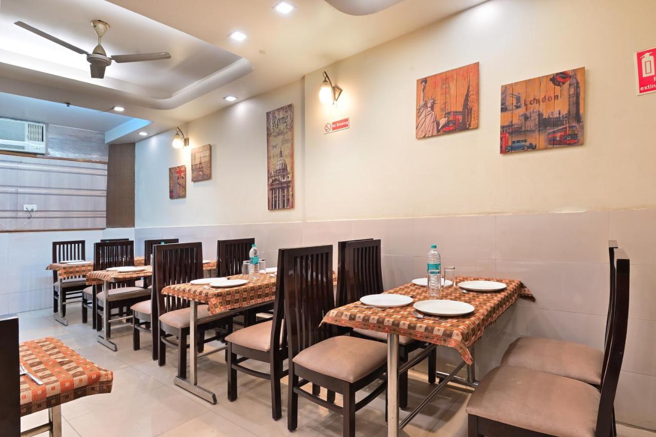 Hotel Aster Inn New Delhi Buitenkant foto