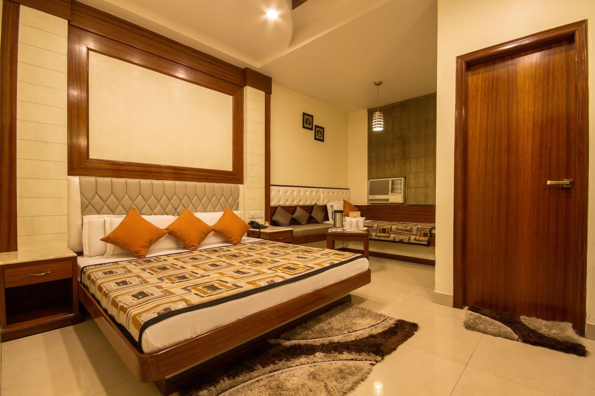 Hotel Aster Inn New Delhi Buitenkant foto