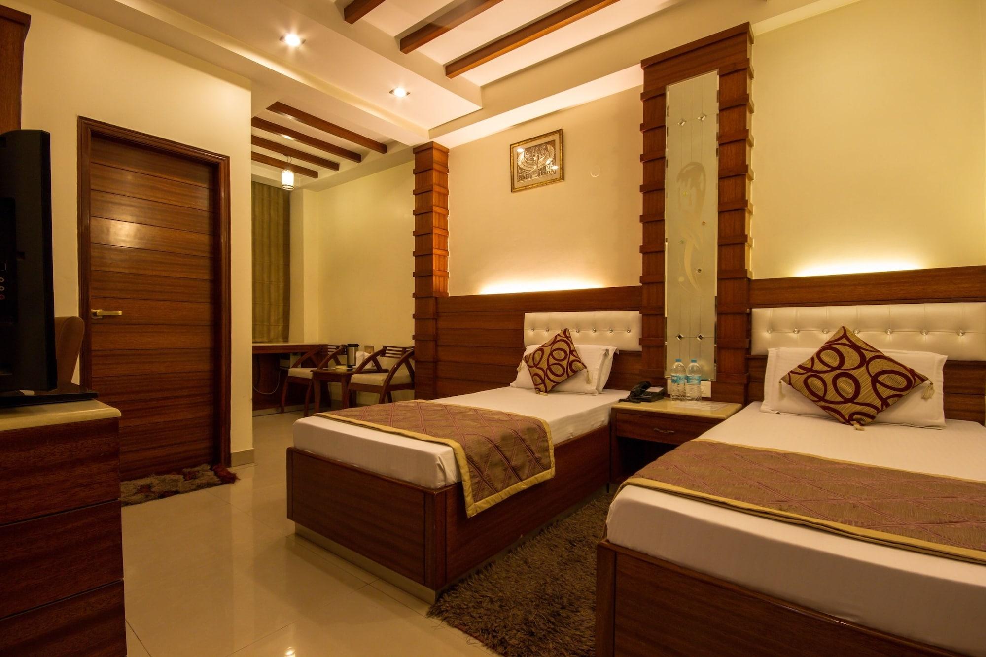 Hotel Aster Inn New Delhi Buitenkant foto