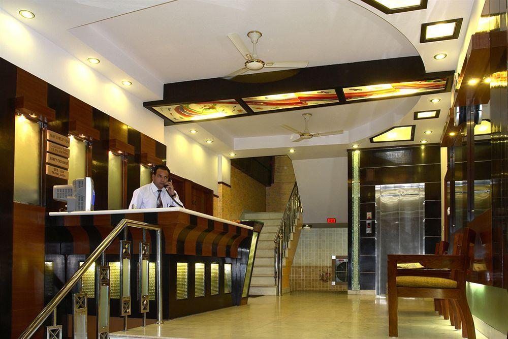 Hotel Aster Inn New Delhi Buitenkant foto
