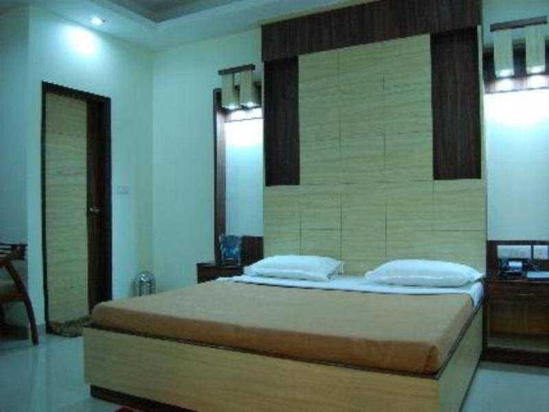 Hotel Aster Inn New Delhi Buitenkant foto