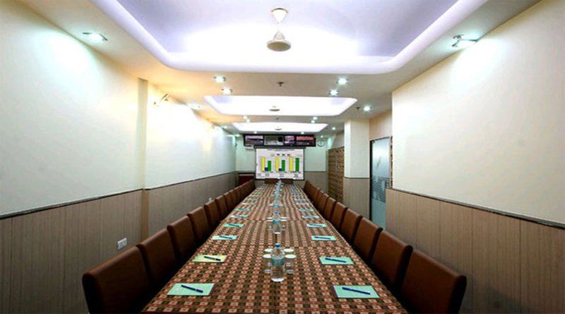 Hotel Aster Inn New Delhi Buitenkant foto