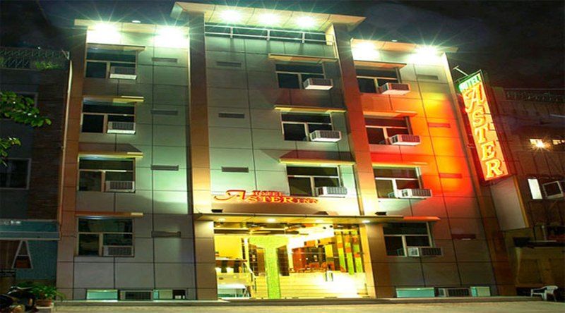 Hotel Aster Inn New Delhi Buitenkant foto