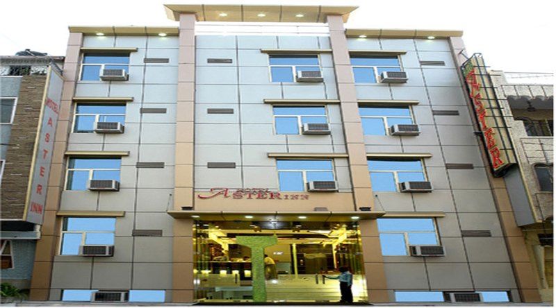 Hotel Aster Inn New Delhi Buitenkant foto