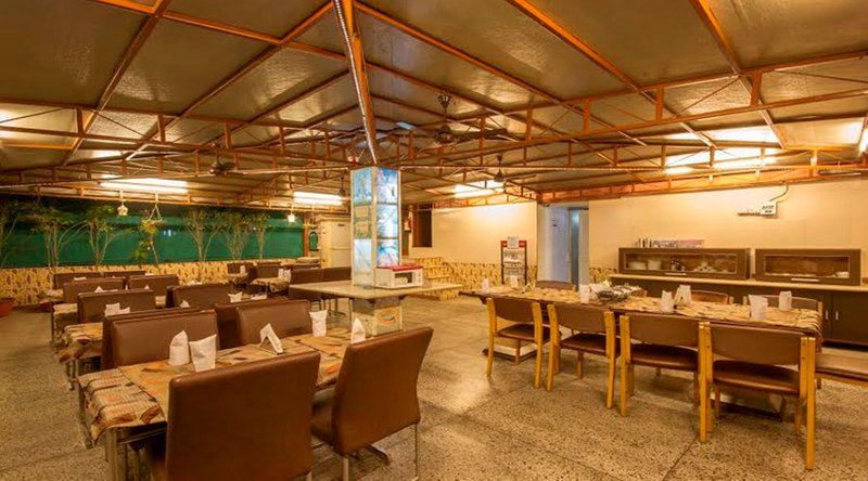 Hotel Aster Inn New Delhi Buitenkant foto