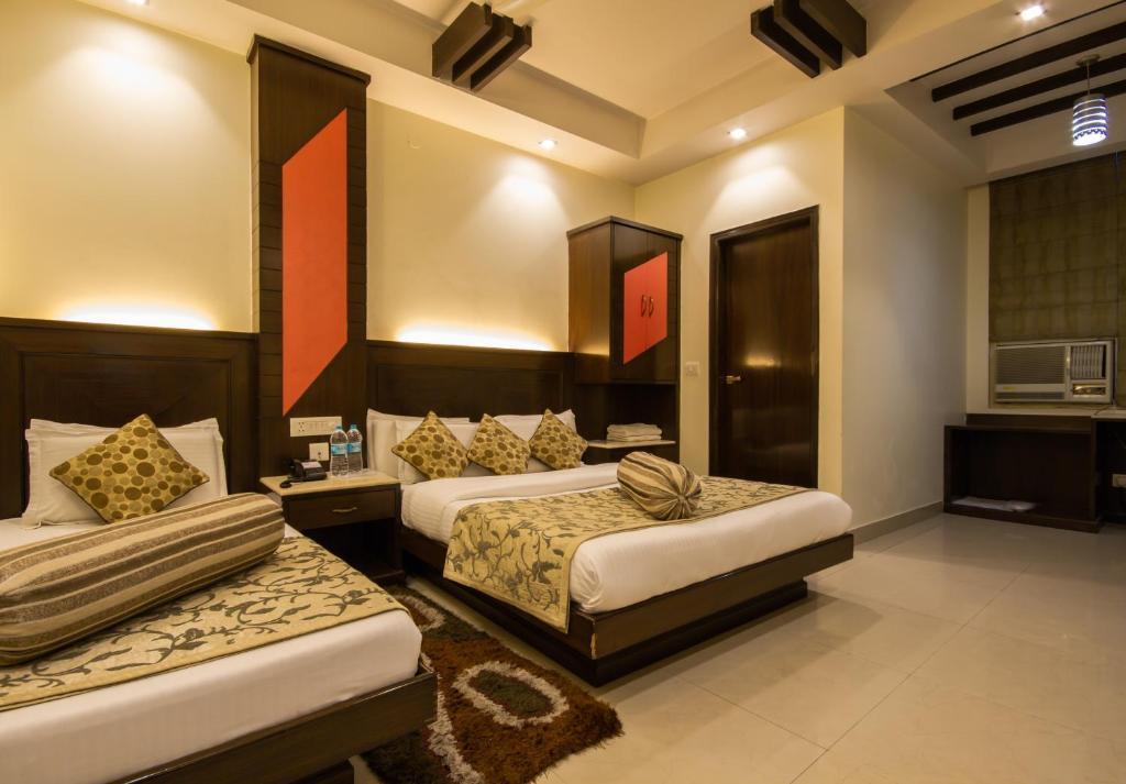 Hotel Aster Inn New Delhi Buitenkant foto