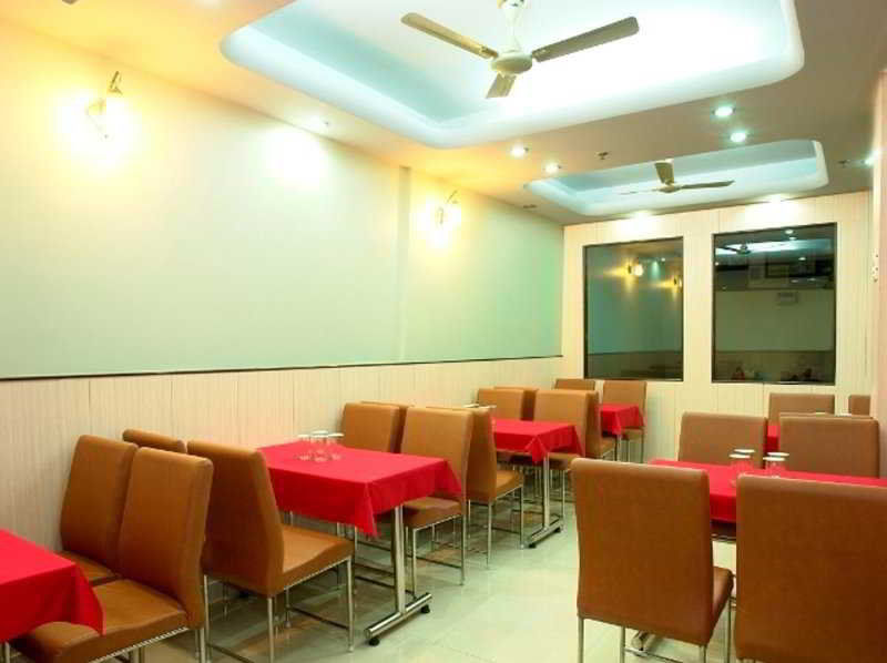 Hotel Aster Inn New Delhi Buitenkant foto