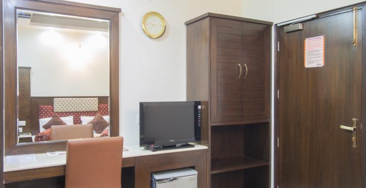 Hotel Aster Inn New Delhi Buitenkant foto