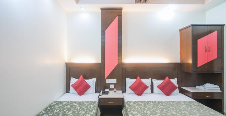 Hotel Aster Inn New Delhi Buitenkant foto