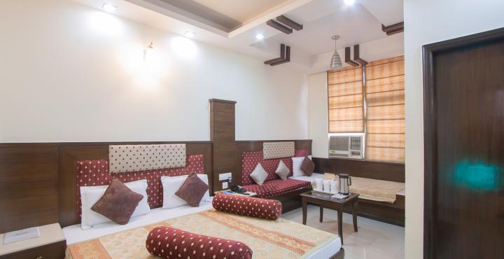 Hotel Aster Inn New Delhi Buitenkant foto